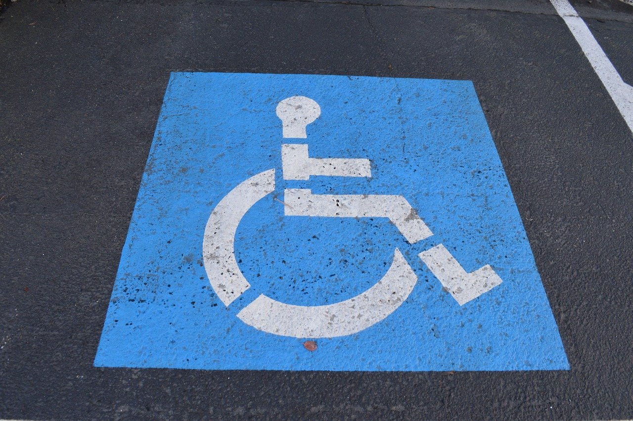 Société : lutter contre l'emprise de l'environnement pour déconstruire le handicap
